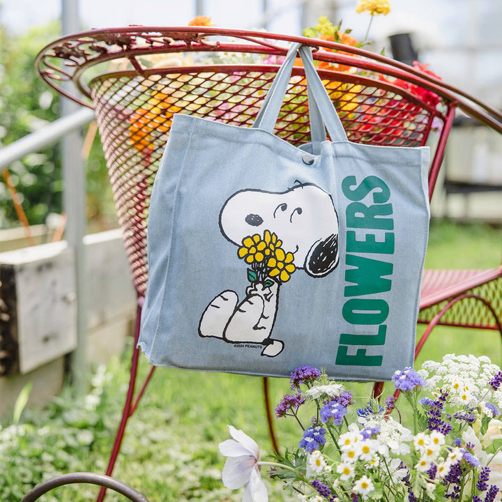 Snoopy Flower Bouquet Vintage-Style Market Tote