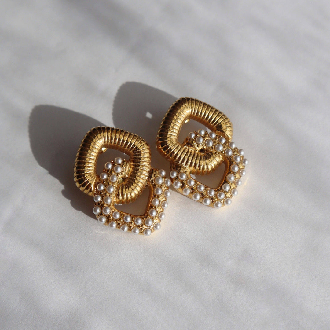 Amara Pearl Earrings