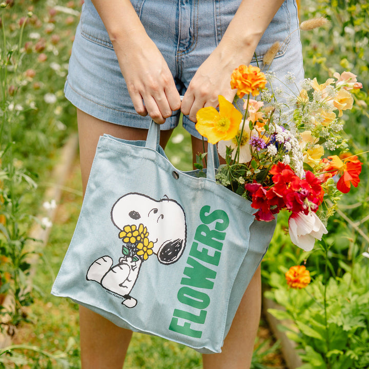 Snoopy Flower Bouquet Vintage-Style Market Tote